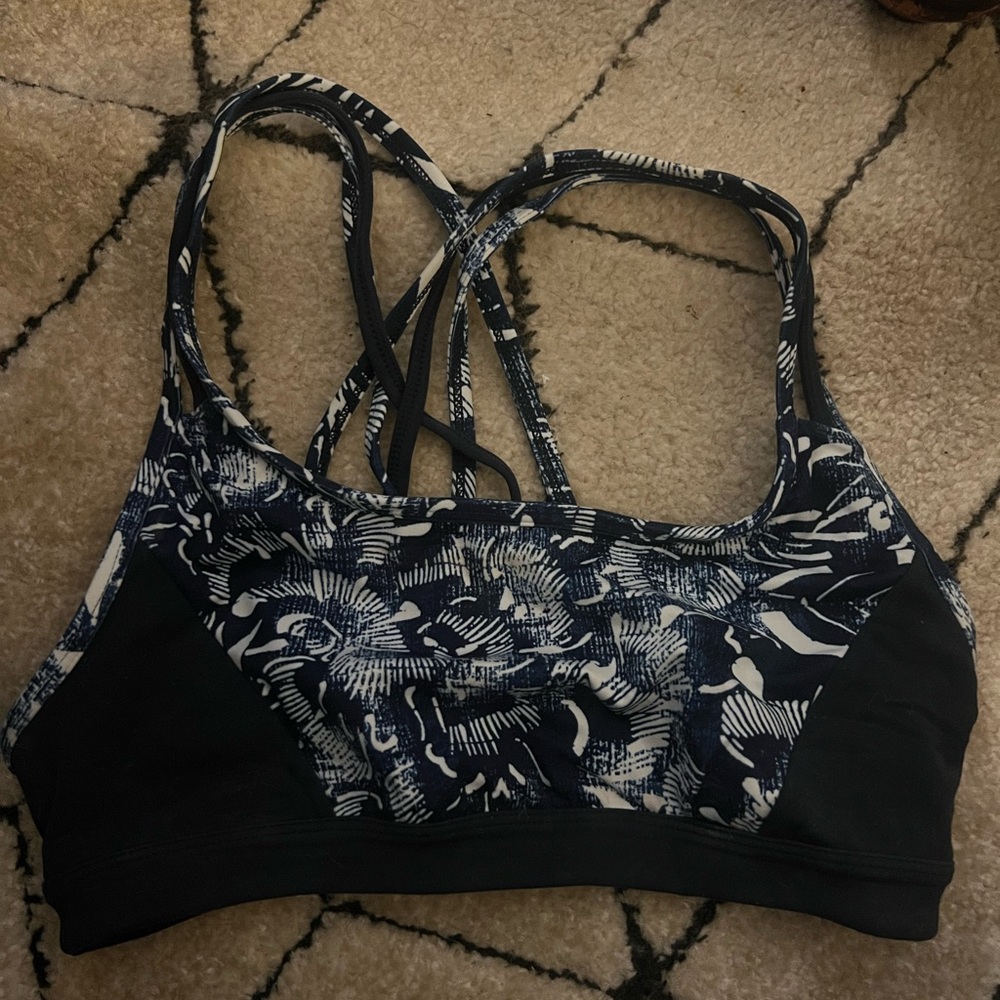 Athleta Criss Cross Bra Size XS